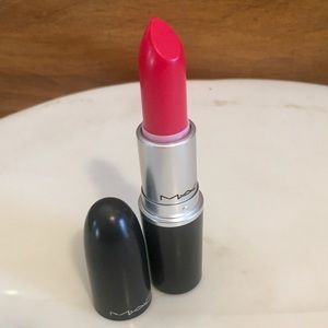 @paulinagoto - MAC NWOB LE Lipstick (Matte)